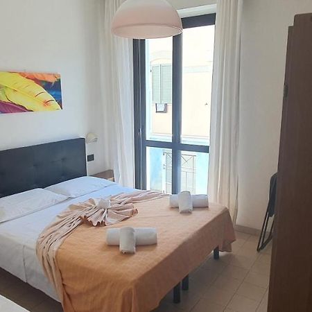 Hotel Vela Azzurra Rimini Bagian luar foto